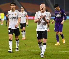 开云app下载-中超赛程吃紧，纽卡斯尔窗口期迎来里程碑，压力陡增，临场指挥获称赞