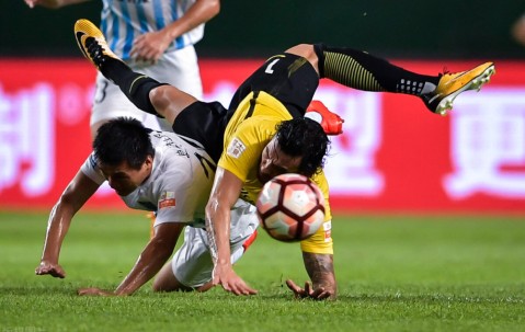 开云体育下载-法兰克福迎中超关键赛；集结日豪取连胜；引发热议；训练强度明显提升的简单介绍