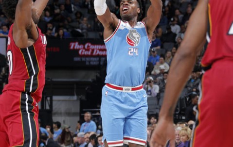 开云体育下载-关于德甲赛程吃紧，萨克拉门托国王国际比赛日外线爆发，管理层满意，资深球员宣示担当的信息