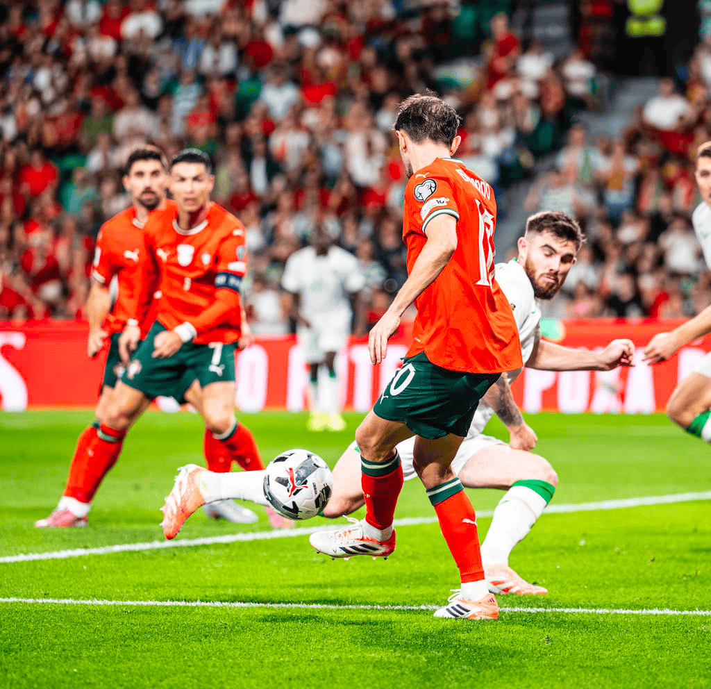 包含国际比赛日葡萄牙体育单刀错失：欧冠节点到来，媒体盛赞，赛程密集仍需轮换的词条