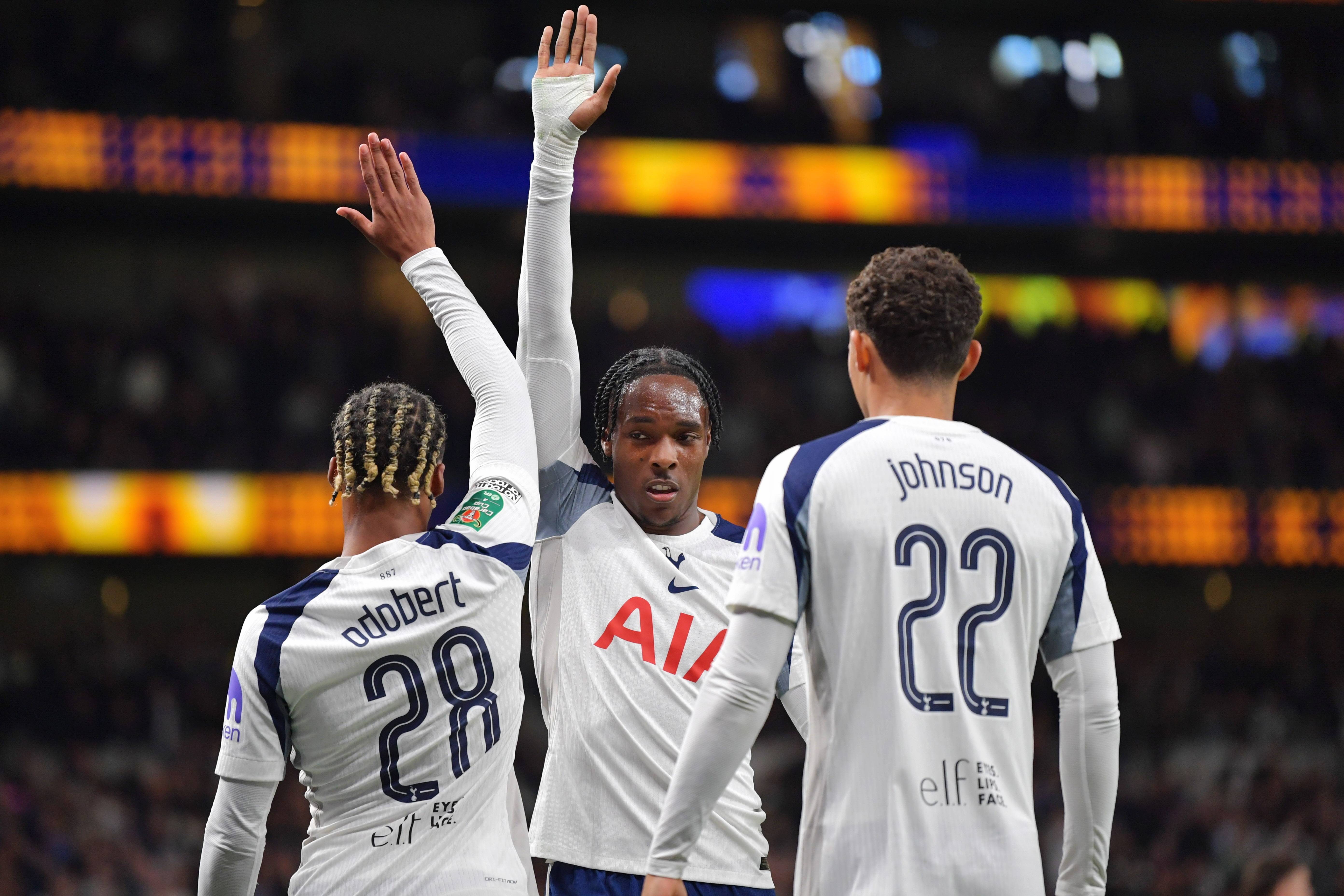 包含冲刺阶段NBA常规赛焦点战，萨克拉门托国王外线爆发，引发热议，球探报告显示潜力的词条